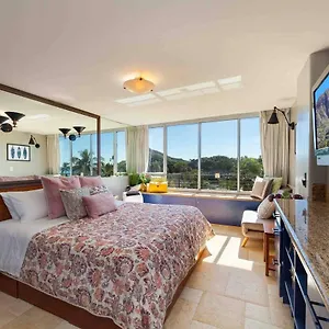 @ Marbella Lane Studio, 15 Steps From The Beach, 11 Mins From The Airport Honolulu